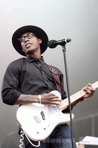 RAPHAEL SAADIQ - 2011-07-02 - BELFORT - Presqu'ile du Malsaucy - 